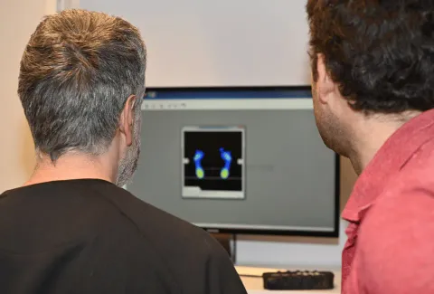 La plateforme de posturographie statique et dynamique au centre de physiothérapie Activate